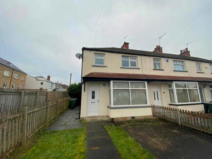 3 Bedroom Terraced House To Rent In Kings Road, Crossflatts, West Yorkshire BD16