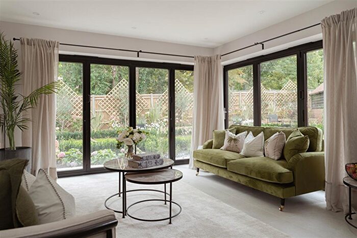 4 Bedroom Detached House For Sale In Fairlawn Road, Banstead, SM7