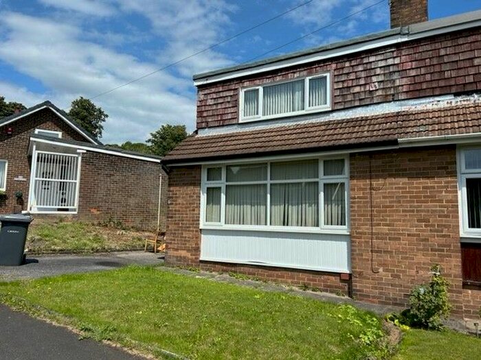 3 Bedroom Semi-Detached House To Rent In Yew Tree Crescent, Bradford, BD8