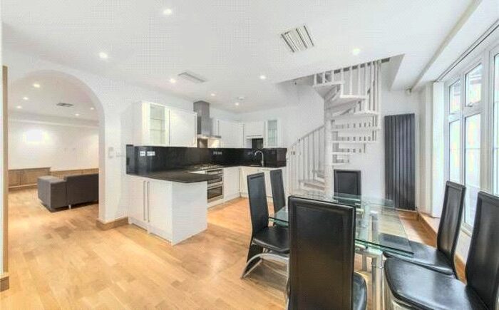 3 Bedroom Flat To Rent In Marsham Street, Westminster, London, SW1P