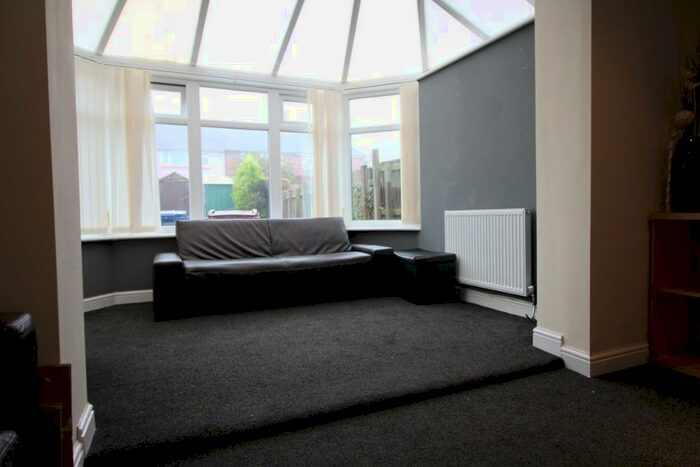 3 Bedroom Flat To Rent In Holystone Crescent, High Heaton, Newcastle Upon Tyne, NE7