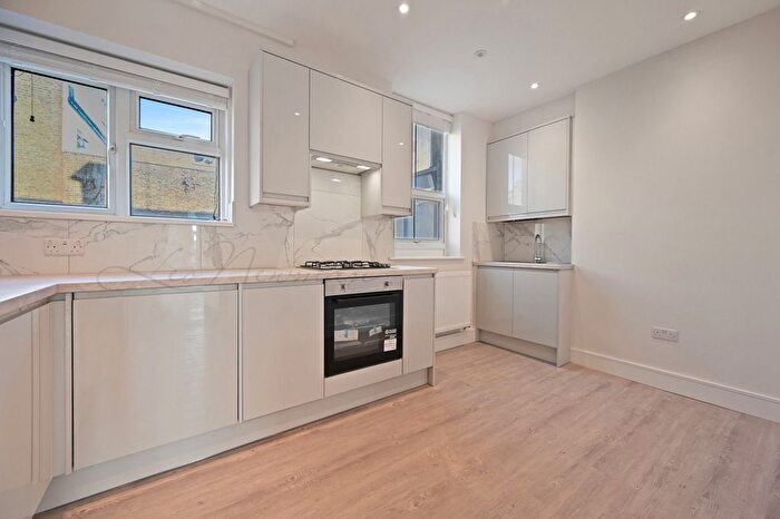 3 Bedroom Flat To Rent In Churchfield Road, London, W3