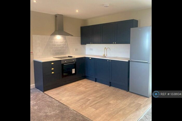 2 Bedroom Flat To Rent In Hall Street, Stockport, SK1