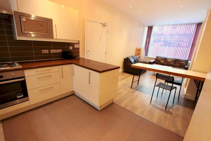 4 Bedroom Flat To Rent In Cleveland Street, London, W1T
