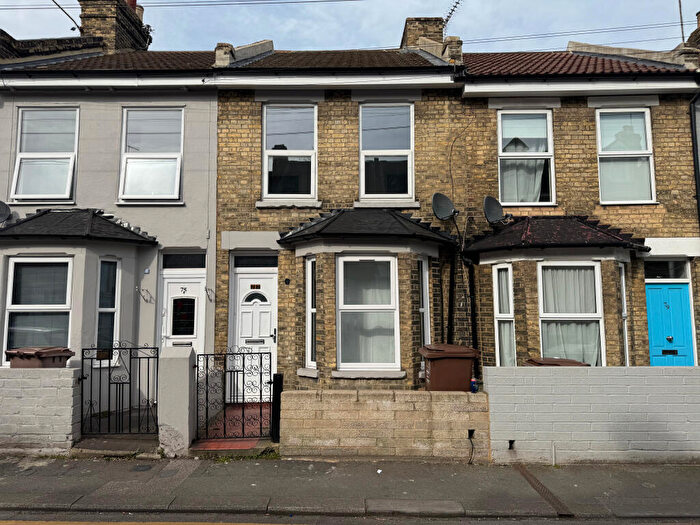 2 Bedroom House To Rent In Rochester Avenue, Rochester, ME1