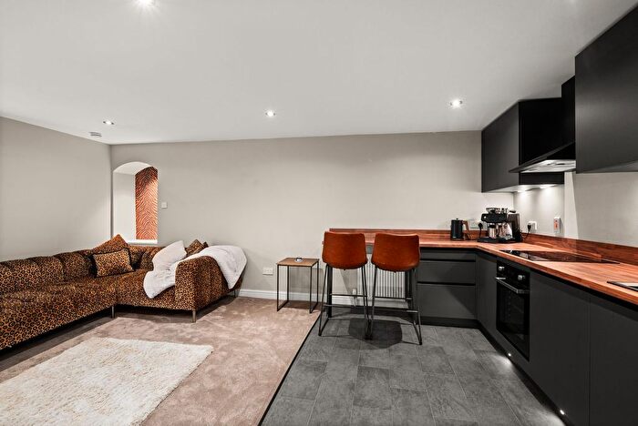 2 Bedroom Flat For Sale In David Street, Broughty Ferry, Dundee, DD5