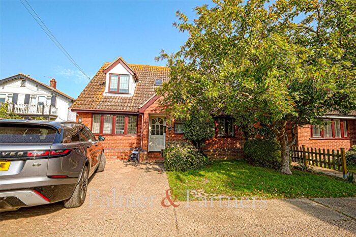 3 Bedroom Detached House To Rent In Hereford Court, Holland On Sea, Essex, CO15