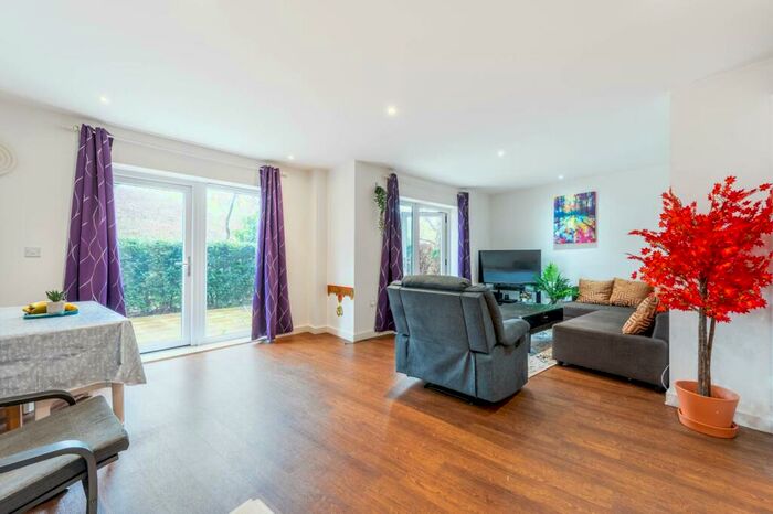 2 Bedroom Flat To Rent In Howard Road, , Stanmore, HA7