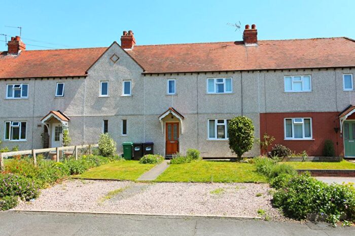 3 Bedroom Terraced House To Rent In Priory Road, Bridgnorth, WV15