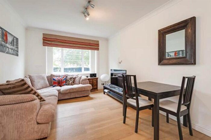 2 Bedroom Apartment For Sale In West Heath Road, Hampstead, London, NW3