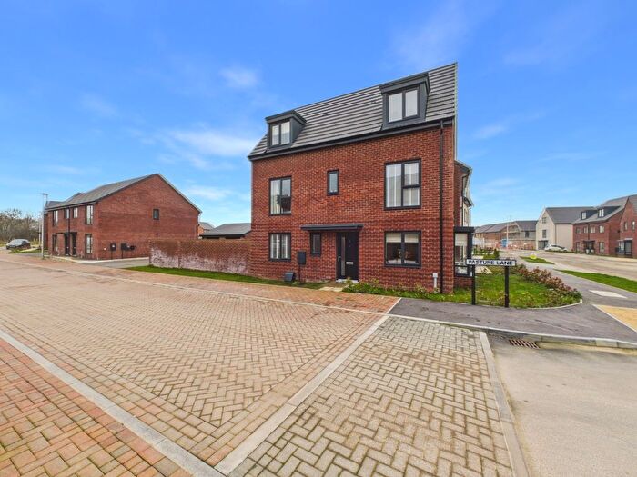 4 Bedroom Semi-Detached House For Sale In Pasture Lane, Kingswood, Hull, HU7