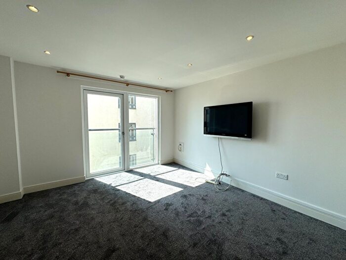 1 Bedroom Flat To Rent In Meridian Bay, Maritime Quarter, SA1