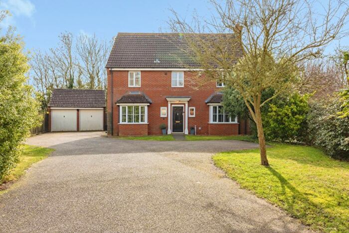 4 Bedroom Detached House For Sale In Wood Avens Way, Wymondham, Norfolk, NR18