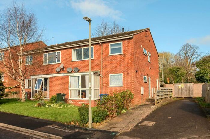 2 Bedroom Maisonette To Rent In Banbury, Oxfordshire, OX16