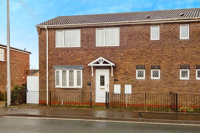 3 Bedroom Semi-Detached House For Sale In Main Street, Keyingham, Hull, HU12