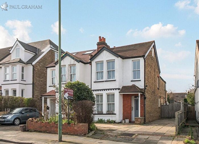 4 Bedroom Semi Detached House For Sale In Park Lane, Carshalton, SM5