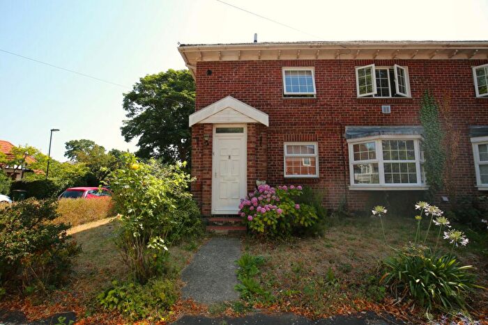 2 Bedroom Flat To Rent In Balaclava Road, Bitterne, Southampton, Hampshire, SO18