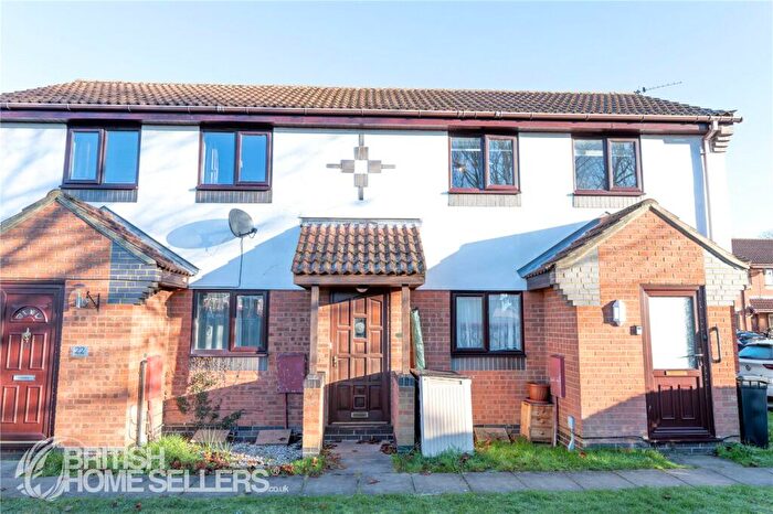 2 Bedroom Maisonette For Sale In Eayre Court, St. Neots, Cambridgeshire, PE19
