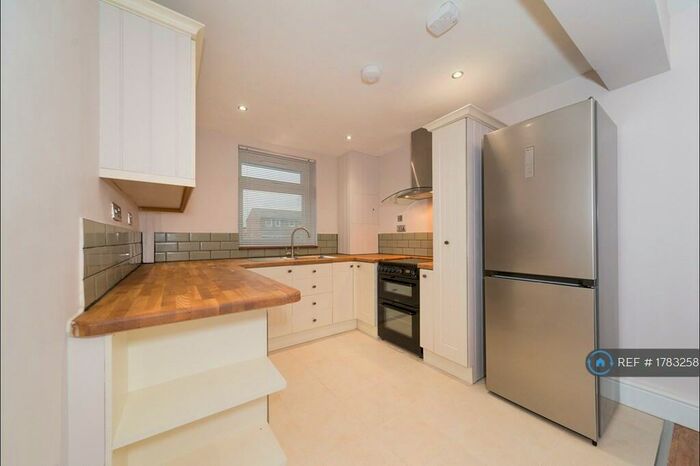 4 Bedroom Flat To Rent In Juniper House, London, SE14