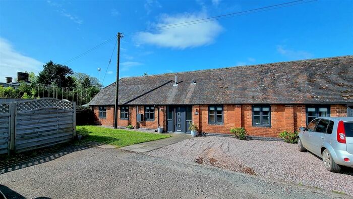 4 Bedroom Barn Conversion For Sale In The Scarr, Newent, GL18