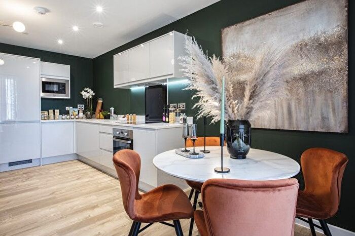 2 Bedroom Flat For Sale In High Street, Southall, UB1