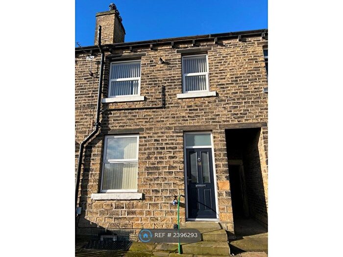 2 Bedroom Terraced House To Rent In Gibson Street, Huddersfield, HD3