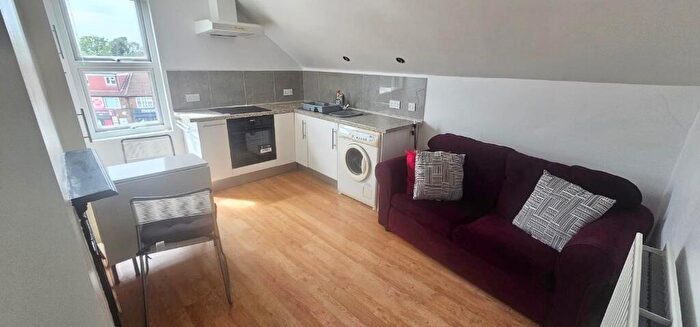 1 Bedroom Flat To Rent In Roper Avenue, Leeds, West Yorkshire, LS8