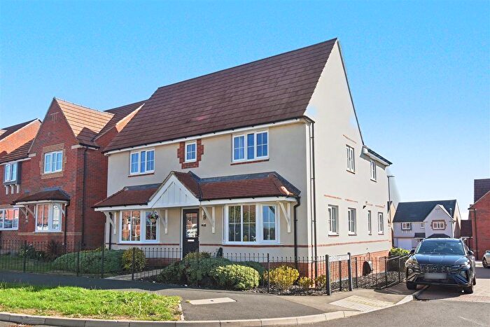 4 Bedroom Detached House For Sale In Aintree Road, Corby, NN18