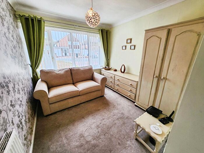 2 Bedroom Bungalow For Sale In Hales Park, Bewdley, DY12