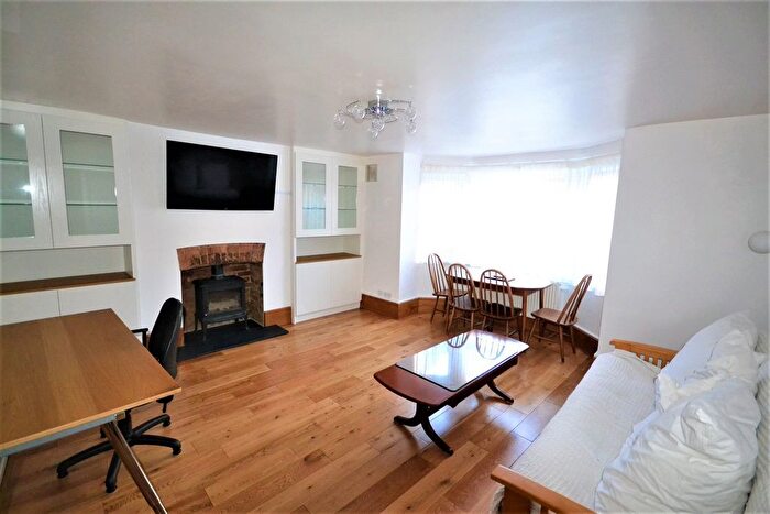 1 Bedroom Flat To Rent In Boston Road, London, W7