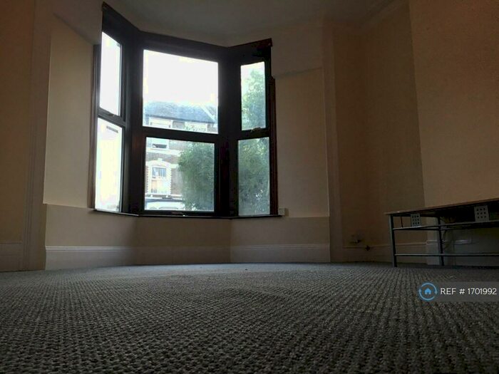 2 Bedroom Flat To Rent In Rectory Road, London, N16