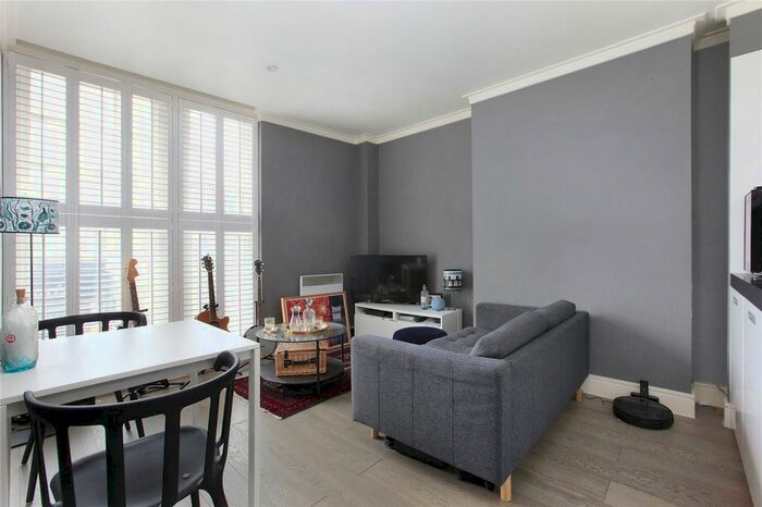 1 Bedroom Flat To Rent In Clapham High Street, Clapham, London, SW4