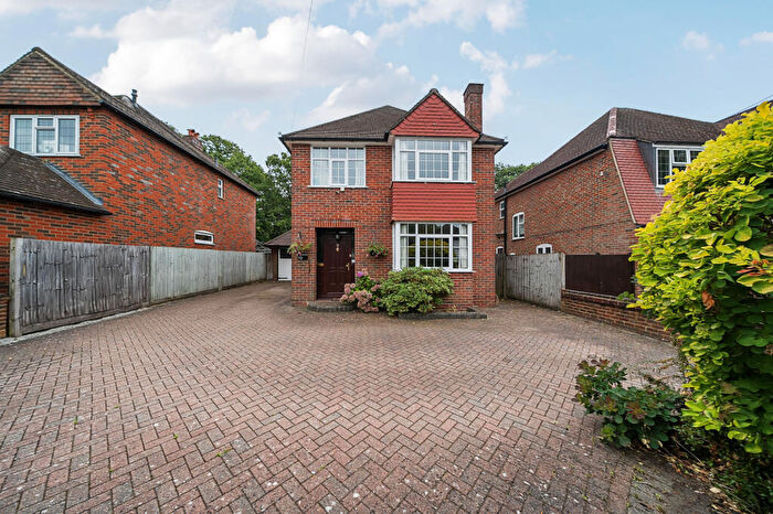 4 Bedroom Detached House For Sale In Leopold Avenue, Farnborough, GU14