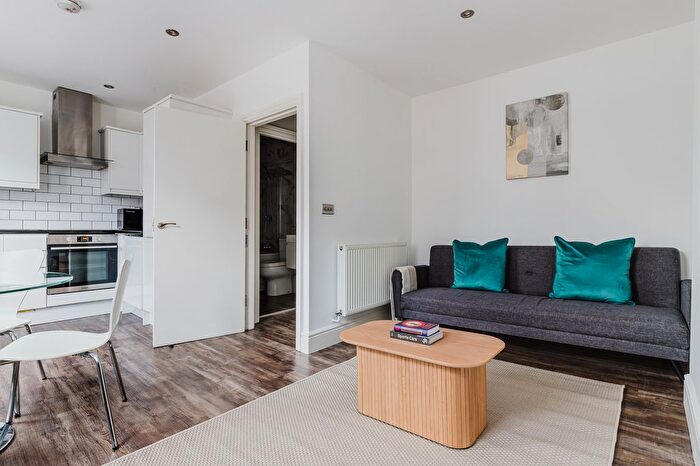 1 Bedroom Flat To Rent In Kensington, London, W8