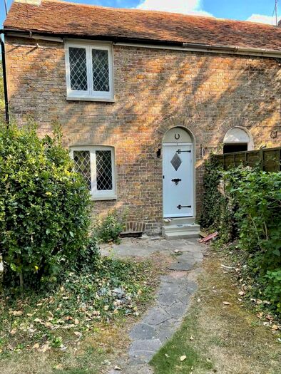 2 Bedroom Semi-Detached House To Rent In Vale Road, Broadstairs, CT10