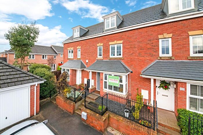 4 Bedroom Town House For Sale In Heathercliff Way, Penistone, S36