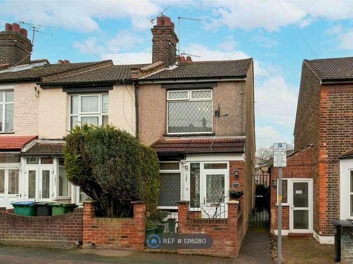 2 Bedroom End Of Terrace House To Rent In St. James Road, Watford WD18