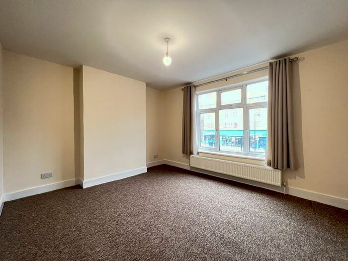 2 Bedroom Flat To Rent In Rushey Green, Catford, SE6