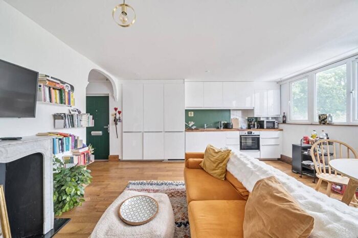 1 Bedroom Flat To Rent In Holmefield House, Hazlewood Crescent, London, W10