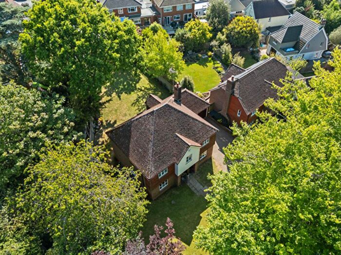 5 Bedroom Detached House For Sale In Swandean Close, Worthing, BN13