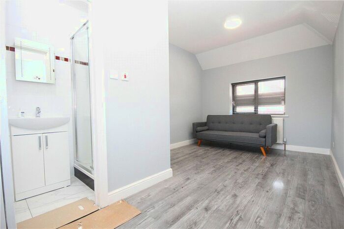 2 Bedroom Flat To Rent In Greenford Road, Greenford, UB6