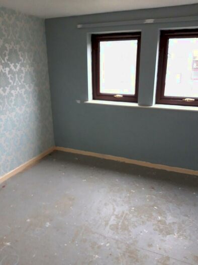 1 Bedroom Ground Flat To Rent In Springfield Court, Banksfield Avenue, Leeds, West Yorkshire, LS19