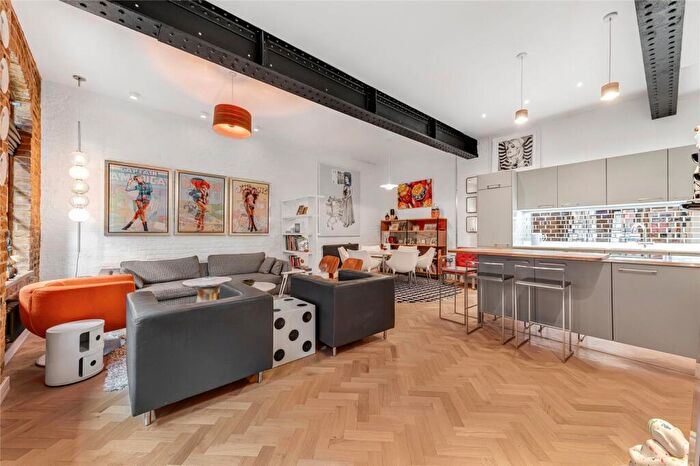 2 Bedroom Apartment For Sale In Mandeville Courtyard, Battersea Park Road, London, SW11