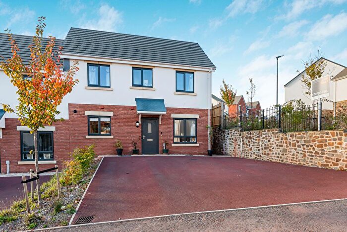 3 Bedroom Semi-detached House For Sale In Aggett Street, Kingskerswell, TQ12