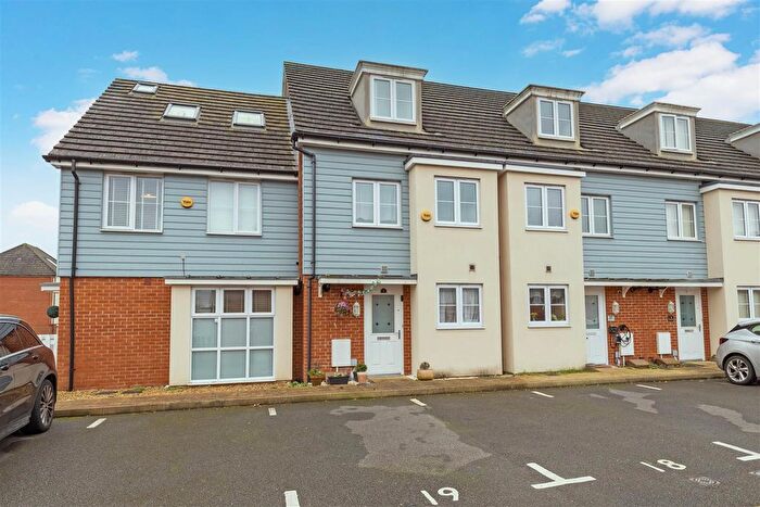 3 Bedroom End Terrace House For Sale In Collier Close, Cippenham, SL1