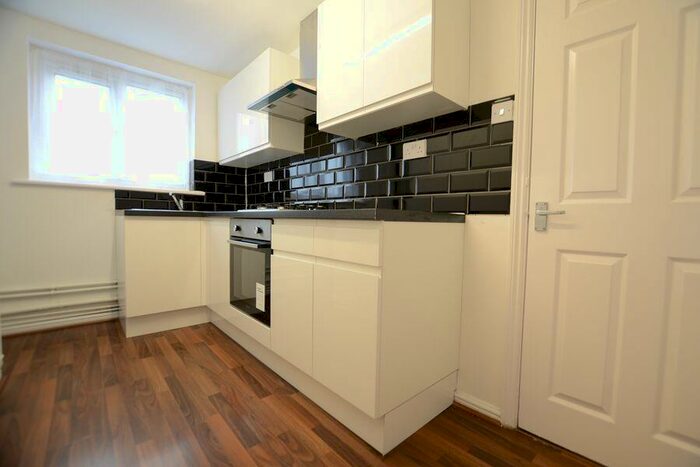 3 Bedroom Maisonette To Rent In North Lane, GU12