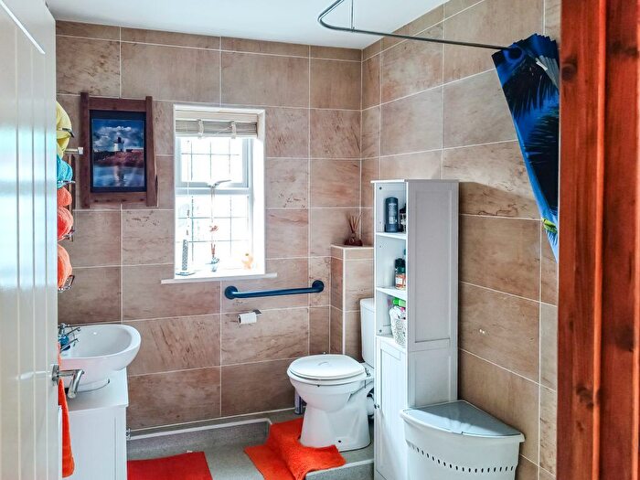 2 Bedroom Bungalow For Sale In Owls Hoot, Lydney, GL15