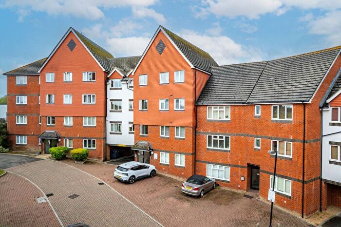 1 Bedroom Flat To Rent In Tower Close, East Grinstead, RH19