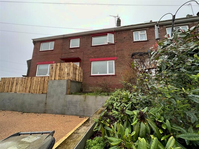 4 Bedroom End Of Terrace House To Rent In Elizabeth Avenue, Brixham, TQ5