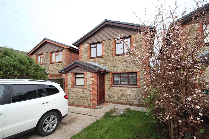 3 Bedroom Detached House To Rent In Pitt Street, Ryde, PO33